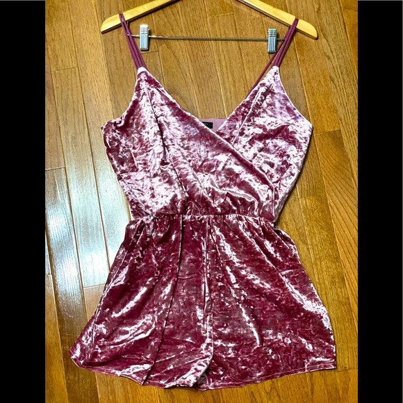Romeo+Juliet Couture Rose Velvet Cami Top Short Short Jumper Cinched Waist SZ M - Picture 4 of 6